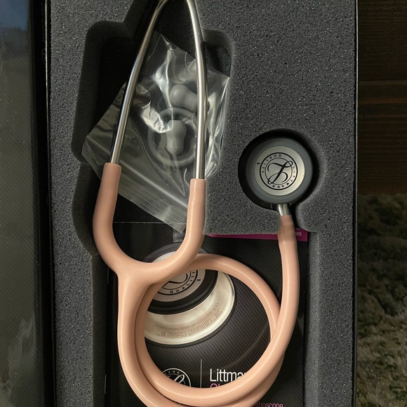 Littmann Classic III Monitoring Stethoscope: Champagne Rose Satin 5910C - Picture 4 of 8